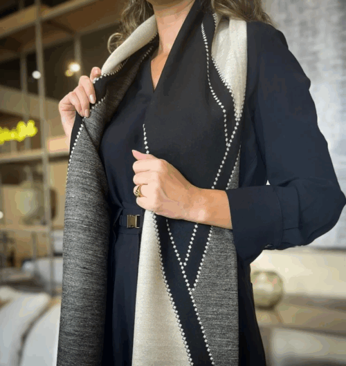 Lenços: pashminas, echarpes e pelerines através da história e das tendências atuais