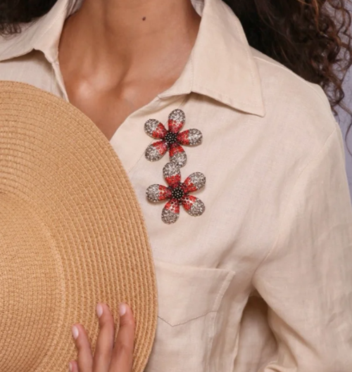 O broche como detalhe que transforma o look